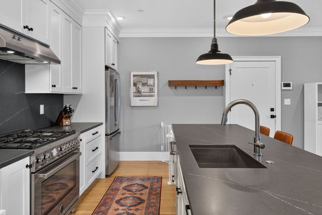120 Brookside Ave 302, Boston, MA 02130