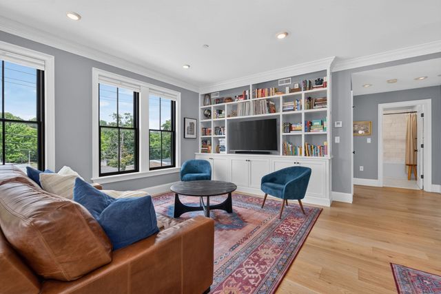 120 Brookside Ave 302, Boston, MA 02130