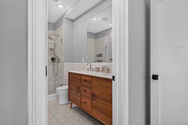 120 Brookside Ave 302, Boston, MA 02130