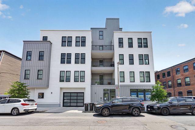 120 Brookside Ave 302, Boston, MA 02130