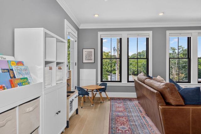120 Brookside Ave 302, Boston, MA 02130