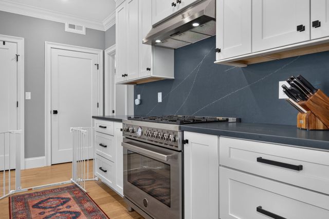 120 Brookside Ave 302, Boston, MA 02130