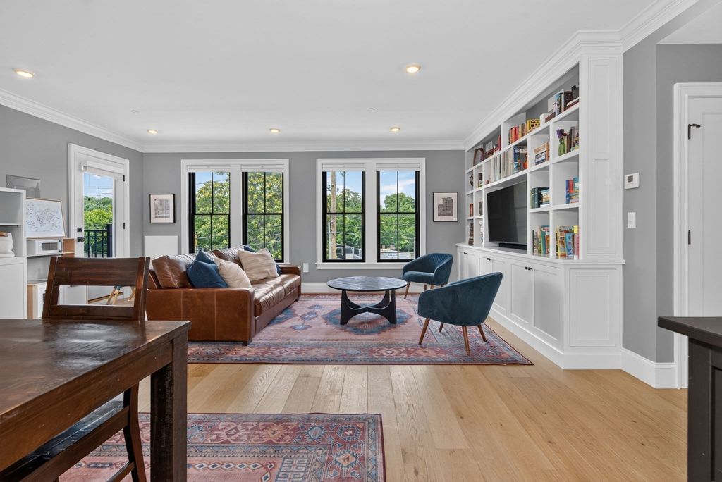 120 Brookside Ave 302, Boston, MA 02130