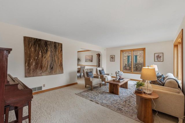 12605 N St Anne LANE, Mequon, WI 53092