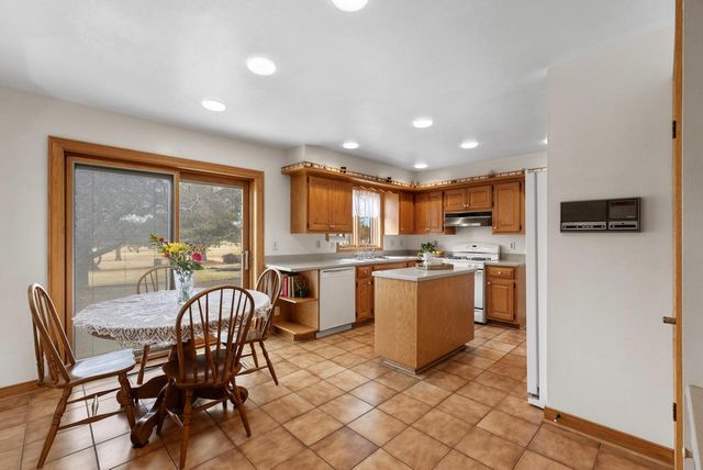 12605 N St Anne LANE, Mequon, WI 53092