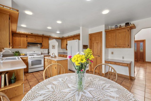 12605 N St Anne LANE, Mequon, WI 53092