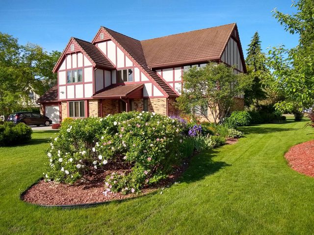 12605 N St Anne LANE, Mequon, WI 53092