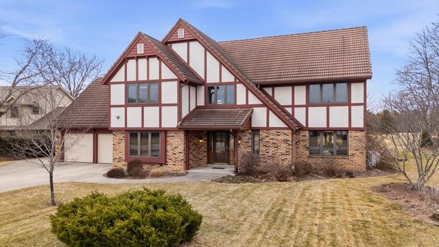 12605 N St Anne LANE, Mequon, WI 53092