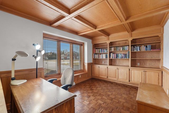 12605 N St Anne LANE, Mequon, WI 53092