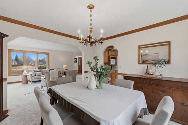 12605 N St Anne LANE, Mequon, WI 53092