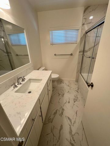 23939 Oxnard Street, Woodland Hills, CA 91367