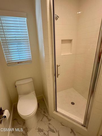 23939 Oxnard Street, Woodland Hills, CA 91367