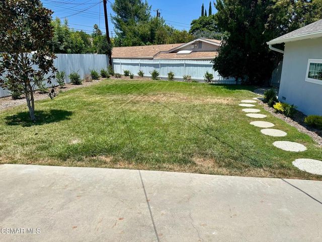 23939 Oxnard Street, Woodland Hills, CA 91367