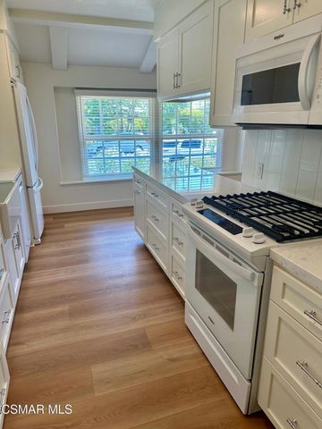 23939 Oxnard Street, Woodland Hills, CA 91367