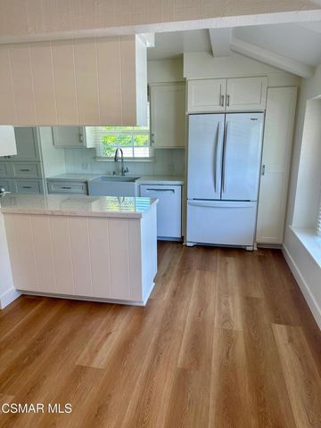 23939 Oxnard Street, Woodland Hills, CA 91367