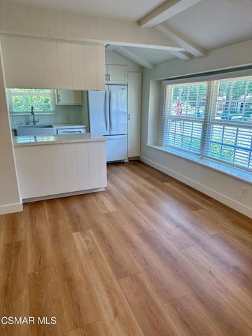 23939 Oxnard Street, Woodland Hills, CA 91367