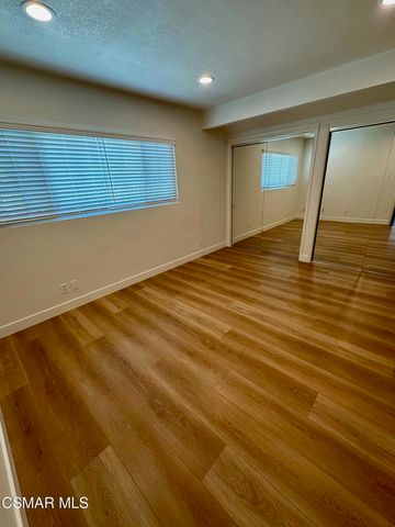 23939 Oxnard Street, Woodland Hills, CA 91367