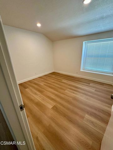 23939 Oxnard Street, Woodland Hills, CA 91367