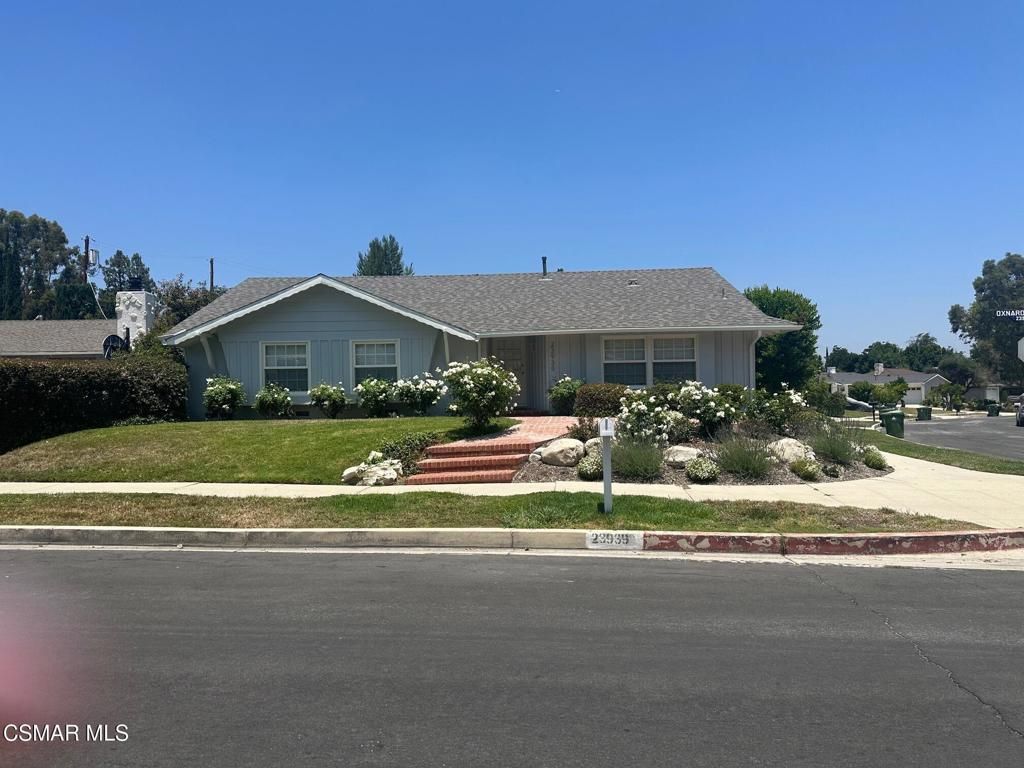 23939 Oxnard Street, Woodland Hills, CA 91367