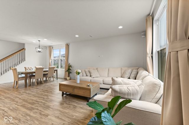 1398 Sarah Way, Avon, IN 46123