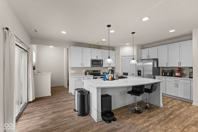 1398 Sarah Way, Avon, IN 46123