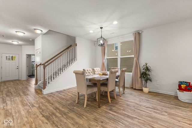 1398 Sarah Way, Avon, IN 46123