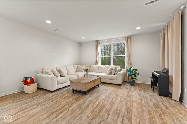 1398 Sarah Way, Avon, IN 46123