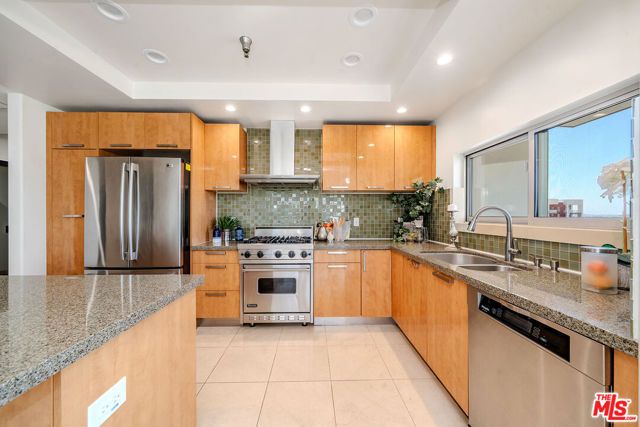 702 S Serrano Avenue 605, Los Angeles, CA 90005