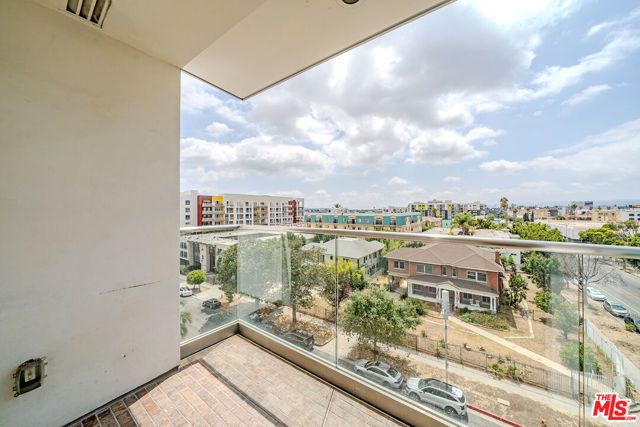 702 S Serrano Avenue 605, Los Angeles, CA 90005