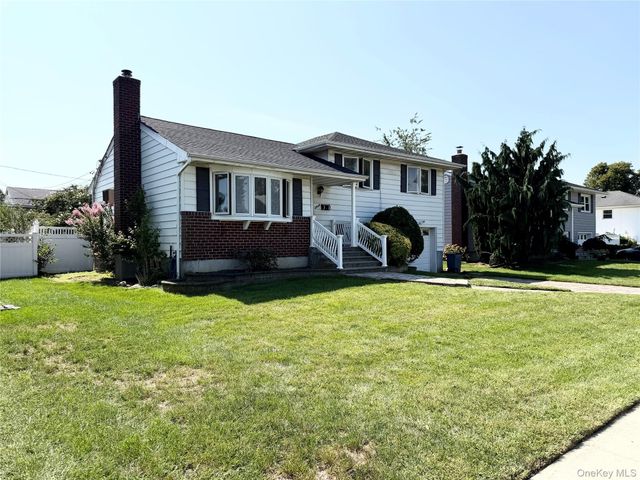3938 Bernice Road, Seaford, NY 11783