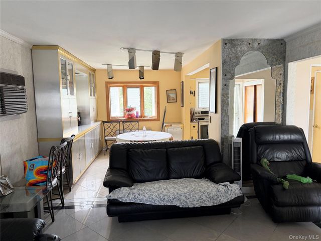 3938 Bernice Road, Seaford, NY 11783