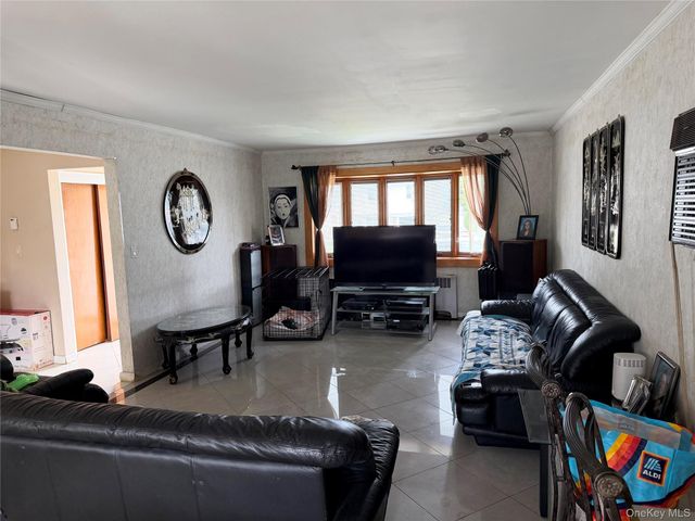 3938 Bernice Road, Seaford, NY 11783