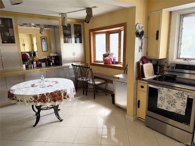 3938 Bernice Road, Seaford, NY 11783