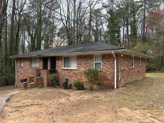 6450 Raymond Drive, Union City, GA 30291