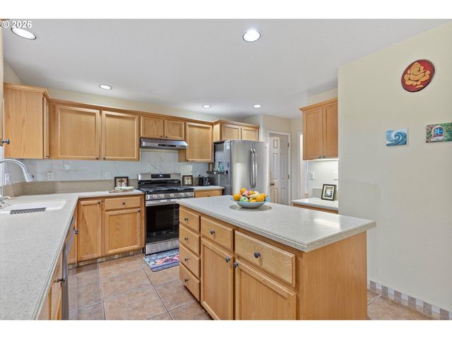 14854 Nw FAWNLILY Dr, Portland, OR 97229