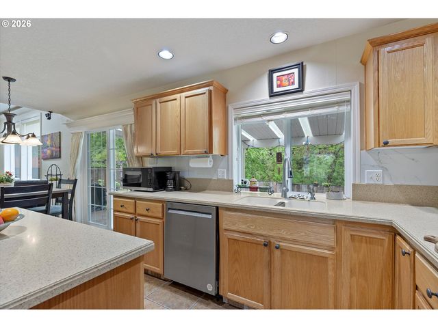 14854 Nw FAWNLILY Dr, Portland, OR 97229