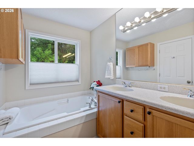 14854 Nw FAWNLILY Dr, Portland, OR 97229