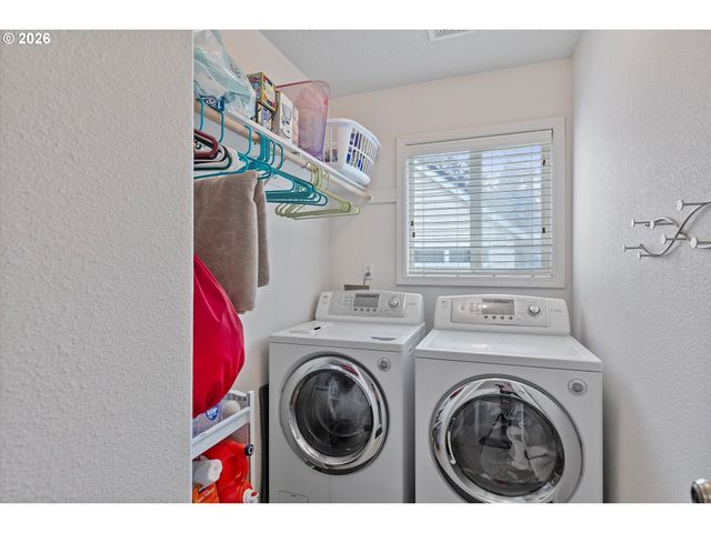 14854 Nw FAWNLILY Dr, Portland, OR 97229