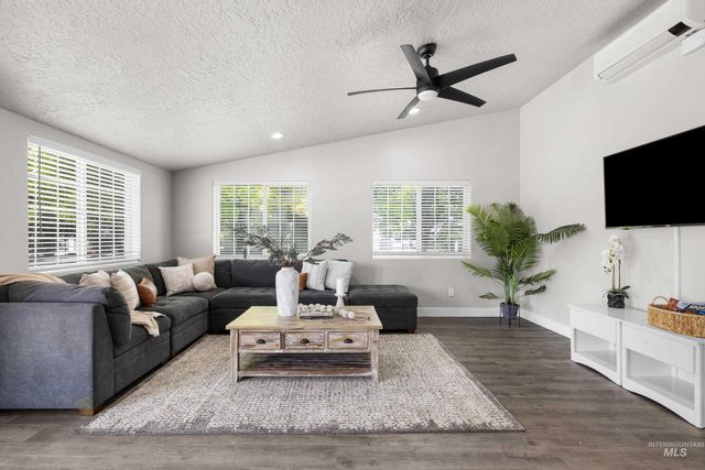 629 Lone Star Road, Nampa, ID 83651