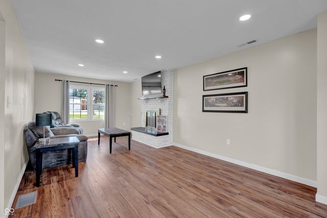 3520 Lantern Lane, Columbus, IN 47203