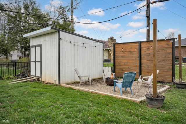 3520 Lantern Lane, Columbus, IN 47203