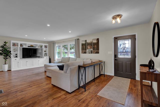 3520 Lantern Lane, Columbus, IN 47203