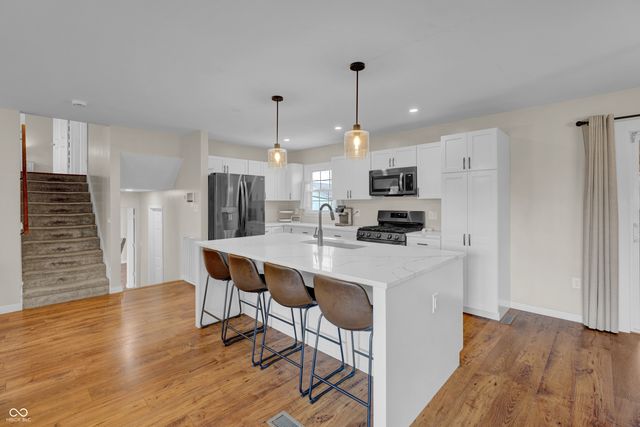 3520 Lantern Lane, Columbus, IN 47203