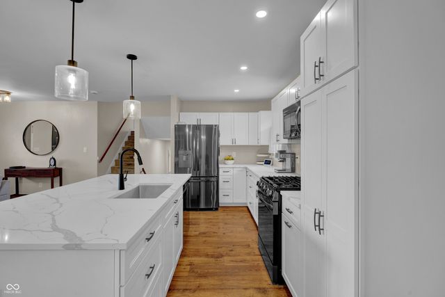 3520 Lantern Lane, Columbus, IN 47203