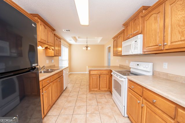 122 Emberly Lane, Warner Robins, GA 31088