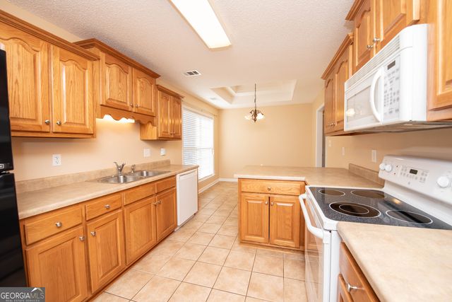 122 Emberly Lane, Warner Robins, GA 31088