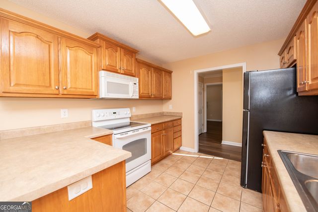 122 Emberly Lane, Warner Robins, GA 31088