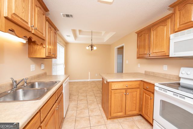 122 Emberly Lane, Warner Robins, GA 31088