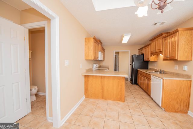 122 Emberly Lane, Warner Robins, GA 31088