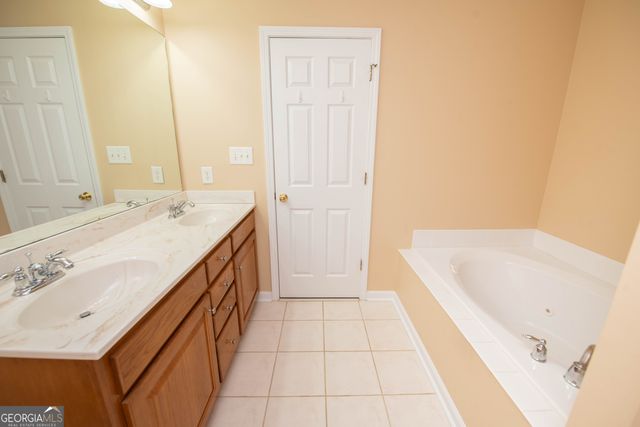 122 Emberly Lane, Warner Robins, GA 31088